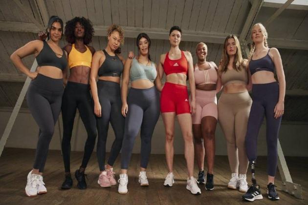 Adidas, il Regno Unito censura la pubblicità con i seni di ogni misura e forma 