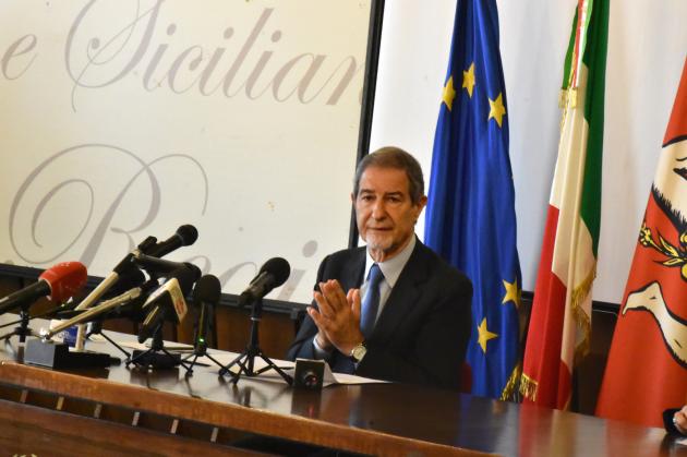 Chi è Nello Musumeci: partito, vita privata, moglie, figlie, curriculum, età