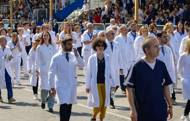 2 giugno tra sogno e realtà: la sanità sopra la scuola schiacciata dal lockdown