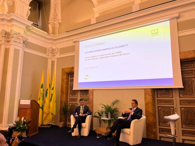 Intesa Sanpaolo e Coldiretti: siglato accordo per il rilancio dell'agricoltura, plafond da 3 miliardi per le PMI associate