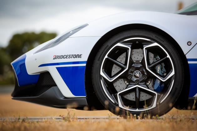 Bridgestone presenta Potenza Race, il nuovo pneumatico dedicato alla pista