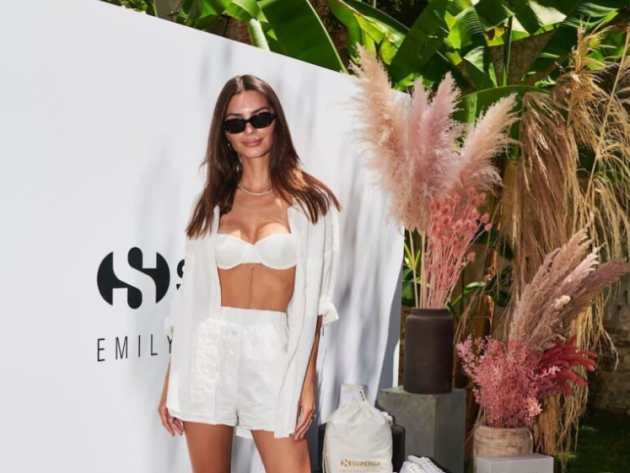 Emily Ratajkowski stilista per Superga