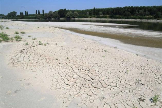 Siccità nel Nord Italia, Cirio chiede calamità naturale. Le raccomandazioni: "Non sprecate acqua"