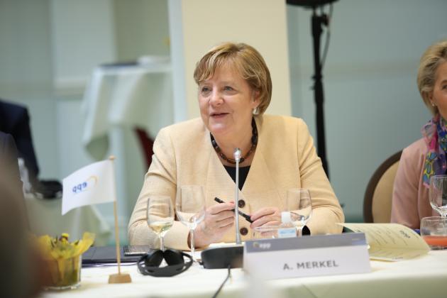 Angela Merkel, pronto il ruolo da mediatrice tra Putin e l'Ucraina? L'ex cancelliera "non lo esclude"