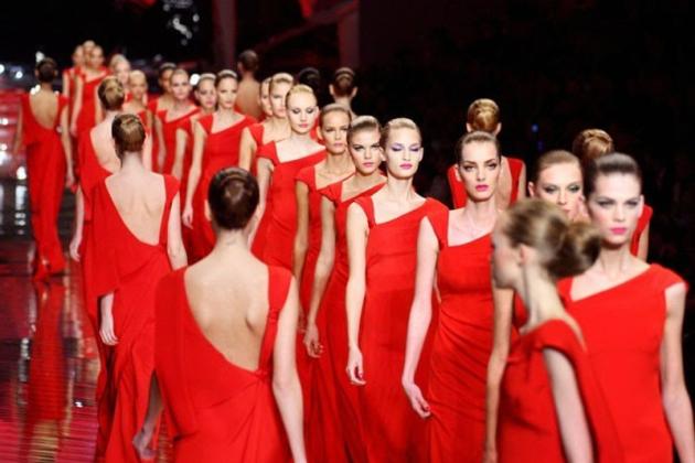 Valentino a Roma sfila sotto le stelle di Trinità dei Monti 