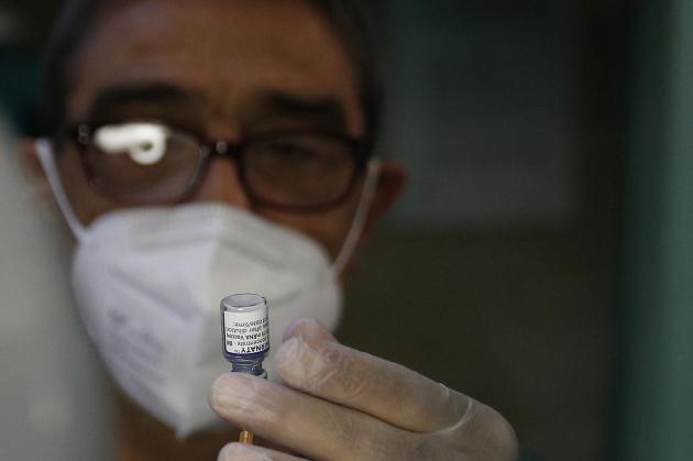 Pfizer e componenti del vaccino anti-Covid sotto indagine: un giudice in Uruguay vuole sapere cosa c'è dentro