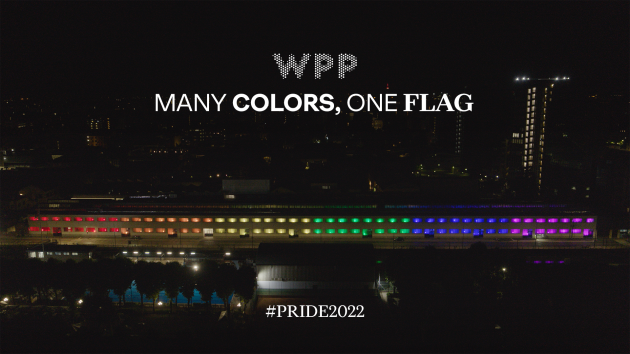 WPP Campus, la “bandiera” rainbow più lunga di Milano per il Pride 2022