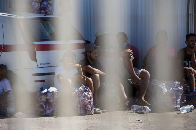 Lampedusa, "hotspot al collasso". Il sindaco della Lega chiede aiuto, ma la Lamorgese "indisponibile fino a luglio"
