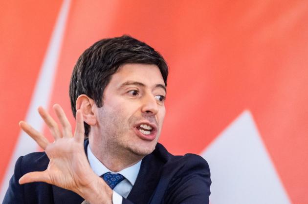 Vaccino Covid, "al via quarta dose in Italia per over 60 e fragili". L'annuncio di Speranza