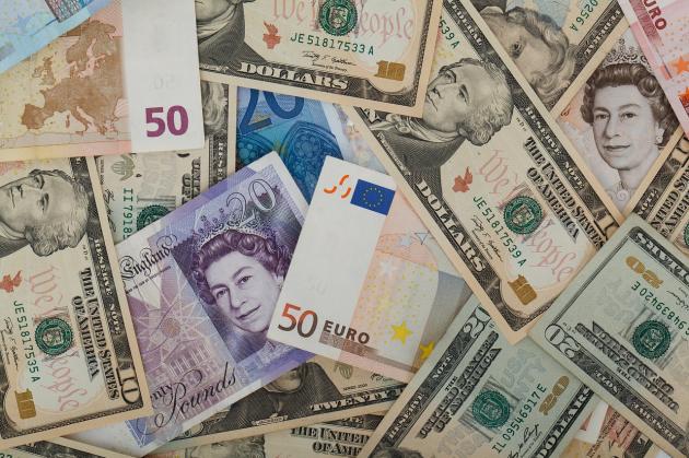 Cambio euro dollaro: moneta europea sotto quella USA per la prima volta dal 2002