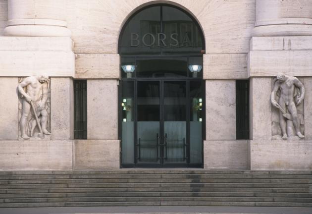 Borsa, Milano apre in lieve calo (-0,18%), Francoforte -0,29%, Parigi -0,31%. Leggero aumento per Londra (+0,05%). Spread in rialzo 241 punti base