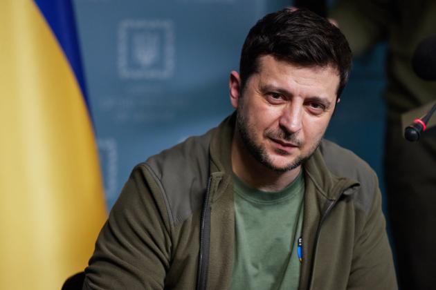 Ucraina, Zelensky non si accontenta e punta a creare uffici di export armi a Berlino e Copenaghen per "nuovi finanziamenti in difesa militare"