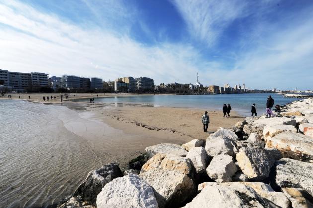 Batterio escherichia coli nel mare, chiuse 28 spiagge dell'Emilia-Romagna 