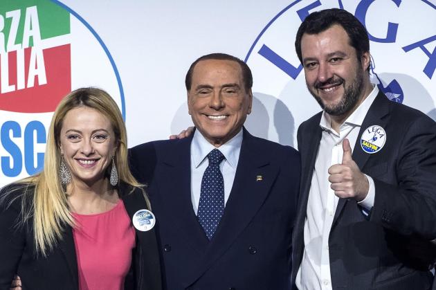 Il centrosinistra nel caos mentre la destra avanzata compatta sotto Meloni. Ci sono speranze per la sinistra?