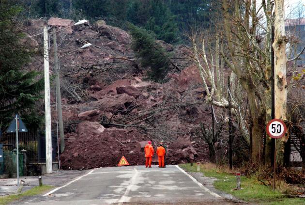  Courmayeur, torna l'acqua dopo frana in val Ferret: acquedotto riparato
