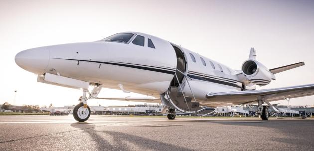 Parigi, appello del Governo per limitare l'uso dei jet privati