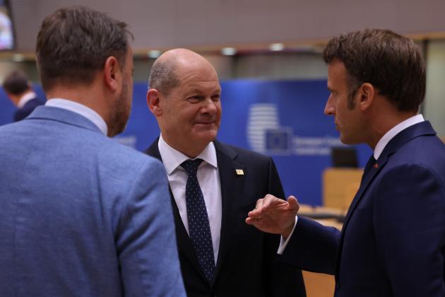 Visti russi in Ue, Francia e Germania si oppongono allo stop. "È controproducente"
