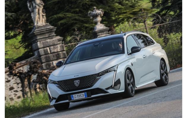 Peugeot vara gli 'exclusive test drive' per far conoscere i vantaggi della gamma LEV