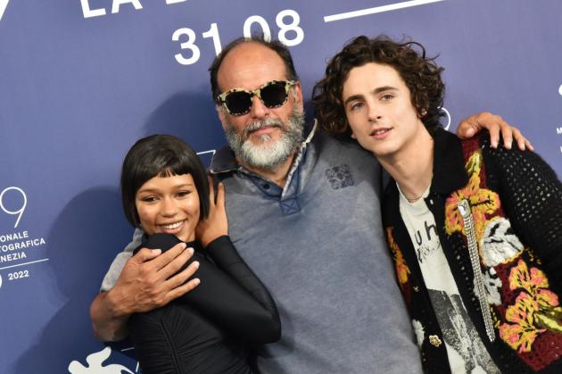 Luca Guadagnino tra Taylor Russell e Timothée Chalamet "Bones and all" - Venezia 79  