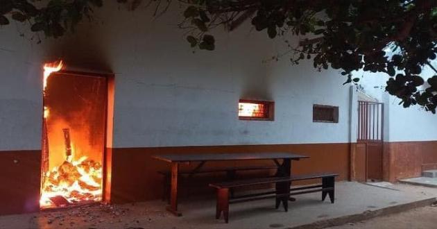 Attentato in Mozambico (Chipene) di matrice islamica, don Lorenzo Barro: "Il raid è durato due ore. È stato dato tutto alle fiamme"