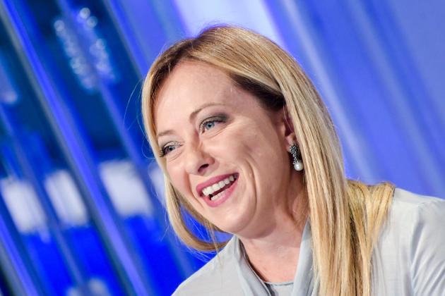 Sondaggi politici, la romana Giorgia Meloni asfalta i milanesi Salvini e Berlusconi. Fratelli d'Italia primo partito al Nord - ESCLUSIVA 