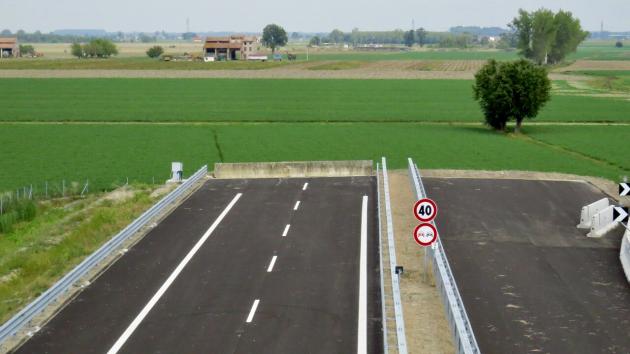 Sissa Trecasali (Parma), dove l’autostrada Tirreno-Brennero finisce in un campo