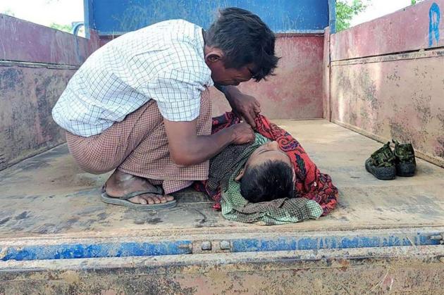 Myanmar, elicotteri militari sparano su aree civili: colpita anche una scuola, uccisi 11 bambini