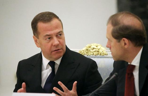 Referendum Donbass, Medvedev rilancia: “Pronti a usare l’atomica per difenderlo”