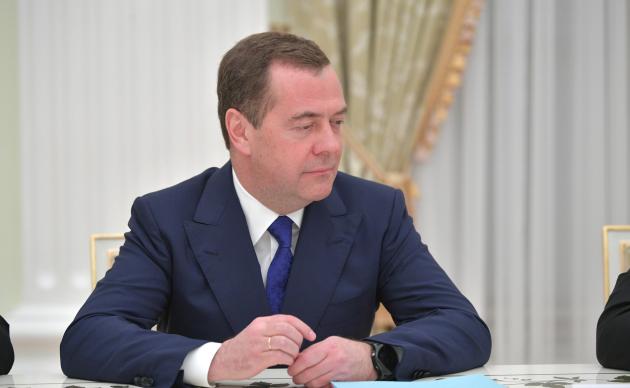 Ucraina, Medvedev avvisa: "La Russia ha il diritto di usare l’arma nucleare se lo riterrà necessario"