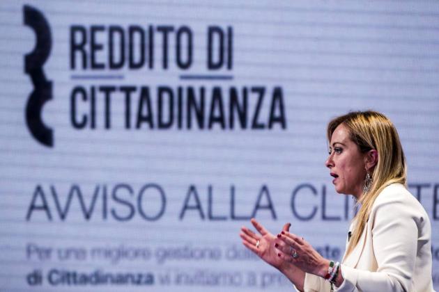 Meloni vuole abolire il reddito di cittadinanza? L’Ue rilancia: “Va rafforzato”
