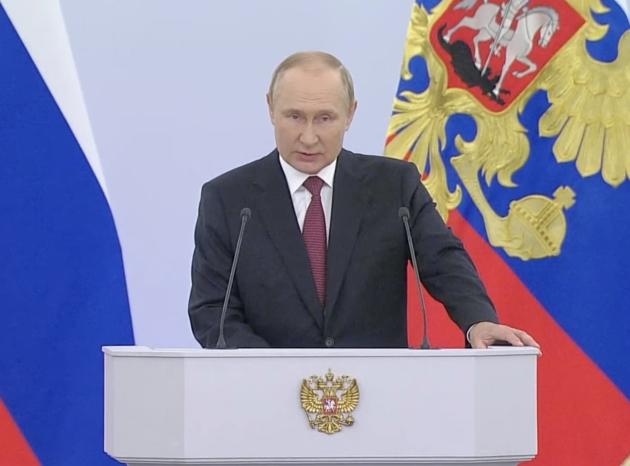 Referendum Russia, Putin firma l'annessione dei terrori ucraini - DIRETTA