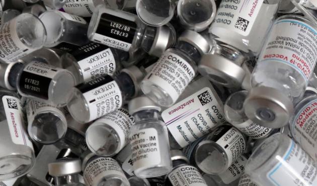 Vaccino COVID, milioni le dosi buttate via nei paesi occidentali: i dati sullo spreco