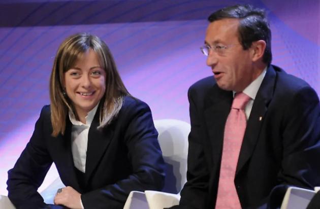 Governo, Fini a Meloni: “Credo in lei”. L’ex leader di An vuole rientrare?