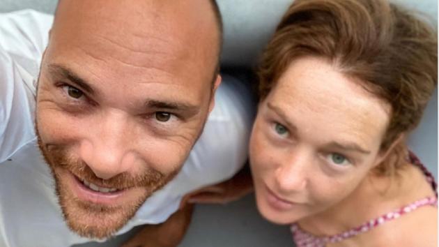 Cristiana Capatondi: "Mia figlia è nata da un altro, ma Andrea Pezzi mi starà accanto". Tenerone o zerbino?