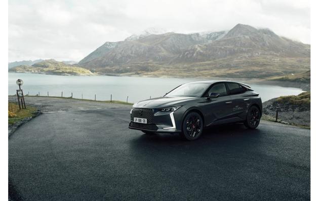 DS 4: più attraente e 62 Km di autonomia a zero emissioni per E-Tense 225