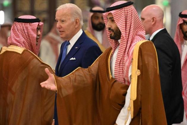 Usa, escalation di Biden dopo taglio greggio: “Conseguenze per Arabia”. Ma Brent resta stabile a 92 Usd (-1% da inizio anno) 
