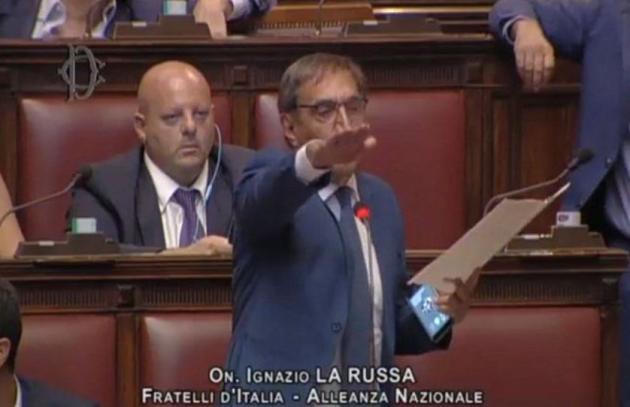 Chi è Ignazio La Russa, dall'MSI a presidente del Senato: moglie, figli, titolo di studio e carriera