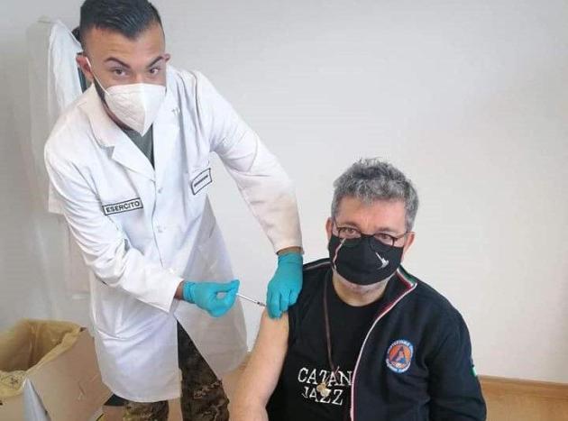 Vaccini Covid, l’ex governatore calabrese Spirlì: “Era mer.. e ci hanno obbligati a mangiarla” 