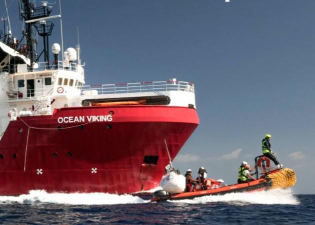 Migranti, Piantedosi: "Due navi ong non in linea con le norme". Divieto d’ingresso per Ocean Viking e Humanity 1