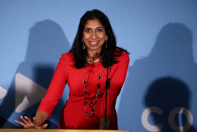 Uk, l’era Sunak inizia tra le polemiche: rinominata la dimissionaria Braverman agli Interni 