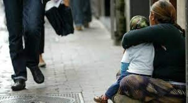 Napoli bambini chiedono elemosina