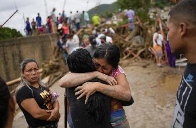 Nuove piogge torrenziali e frane in Venezuela: 70 i decessi . "Siamo vittime del cambiamento climatico"