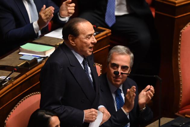 Ucraina, Berlusconi propone il piano di pace: "Niente armi e aiuti, così Zelensky tratta"