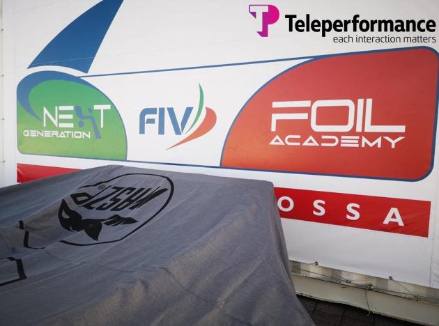 La FIV Foil Academy arriva a Taranto: Teleperformance sostiene il Circolo velico Ondabuena