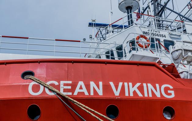 Migranti, Francia pronta ad accoglierne una parte solo se l'Italia accoglie l'Ocean Viking. La Norvegia si tira indietro