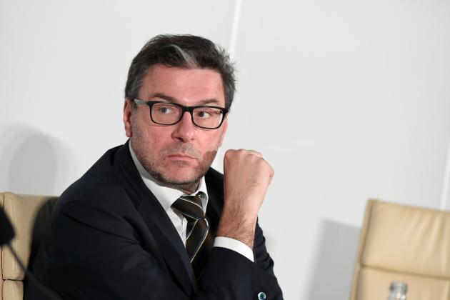 Caro energia, Giorgetti: "Domani via libera a nuovo decreto". Pronti aiuti da 21 miliardi di euro per famiglie e imprese