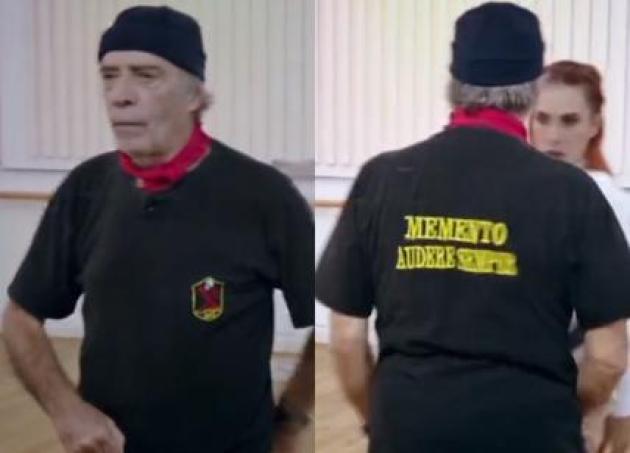 Enrico Montesano espulso da Ballando con le stelle, “gli ignoranti” scambiano un motto di D’Annunzio della Prima Guerra Mondiale per uno fascista