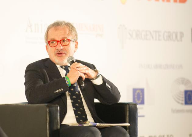 Roberto Maroni, la causa della morte è una terribile malattia di cui soffriva da tempo