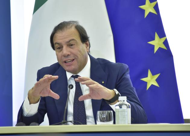 Tregua fiscale, il viceministro Leo: "Sanzione del 3% per mettersi in regola e del 5% per gli evasori"