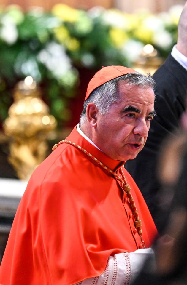 Vaticano, il cardinale Becciu indagato per associazione a delinquere. E spunta una registrazione col Papa sofferente